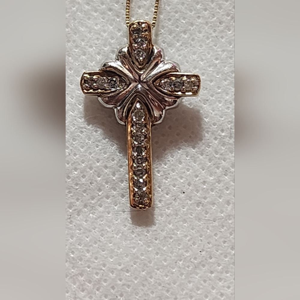 10k yellow & White gold Italian diamond Necklace